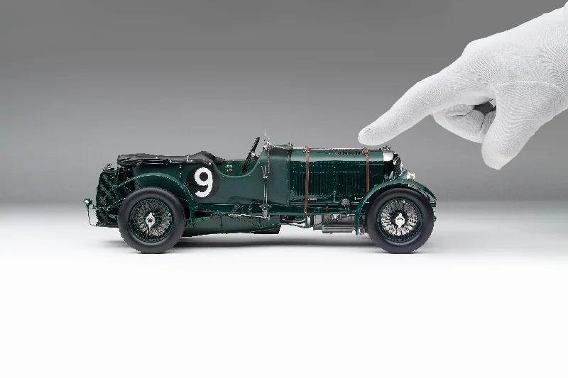 Solid Wood Victorian Mansion Models Toys for Dollhouse Collectors"1929 Bentley Blower" - 1930 Le Mans - Birkin & Chassagne