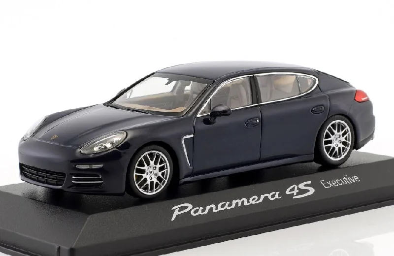 Die - Cast Model of a London Double - Decker Bus with Detailed Interior and ExteriorMinichamps 1:43 Porsche Panamera 4S Executive Gen II. 2014 Dark Blue